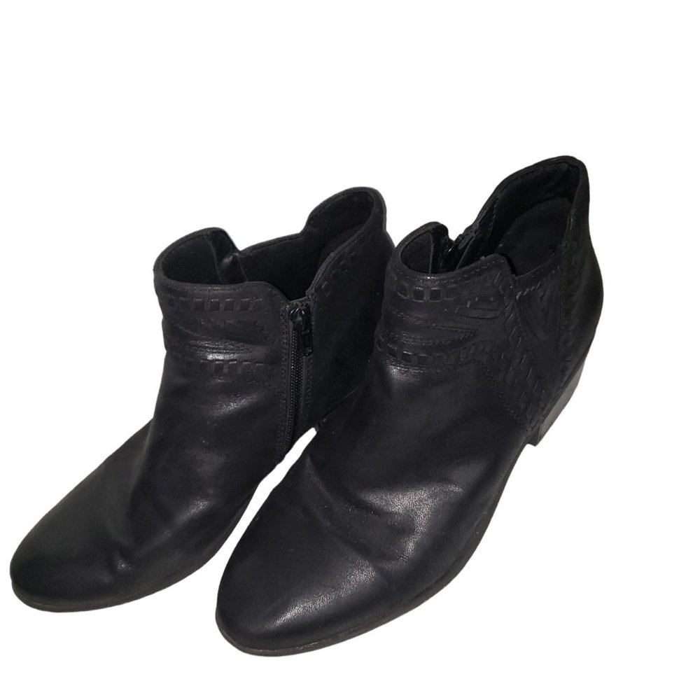 Baretraps size 9M Black Ankle Heeled Boots with Side Zipper Closure 1.5" Heel